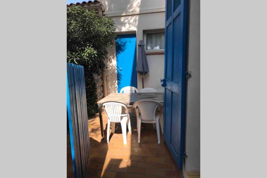 Hyeres Studio Les Pieds Dans L Eau Au Grand Sud Exterior photo