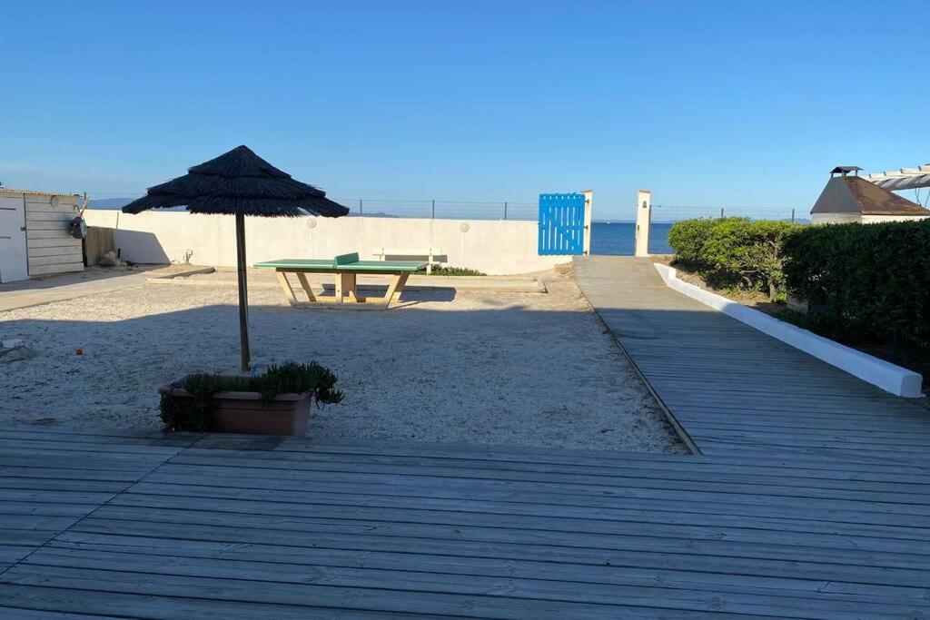 Hyeres Studio Les Pieds Dans L Eau Au Grand Sud Exterior photo
