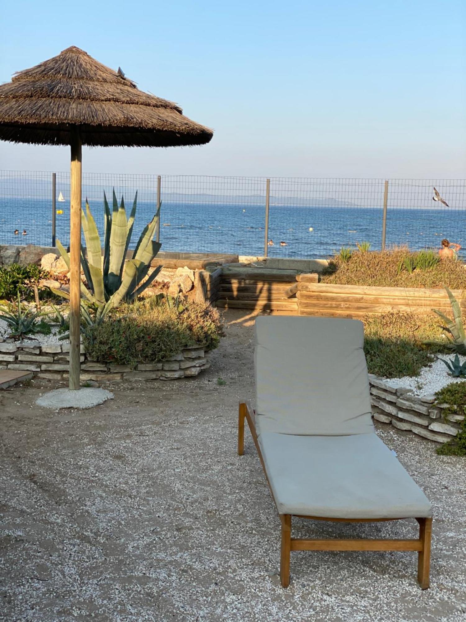 Hyeres Studio Les Pieds Dans L Eau Au Grand Sud Exterior photo