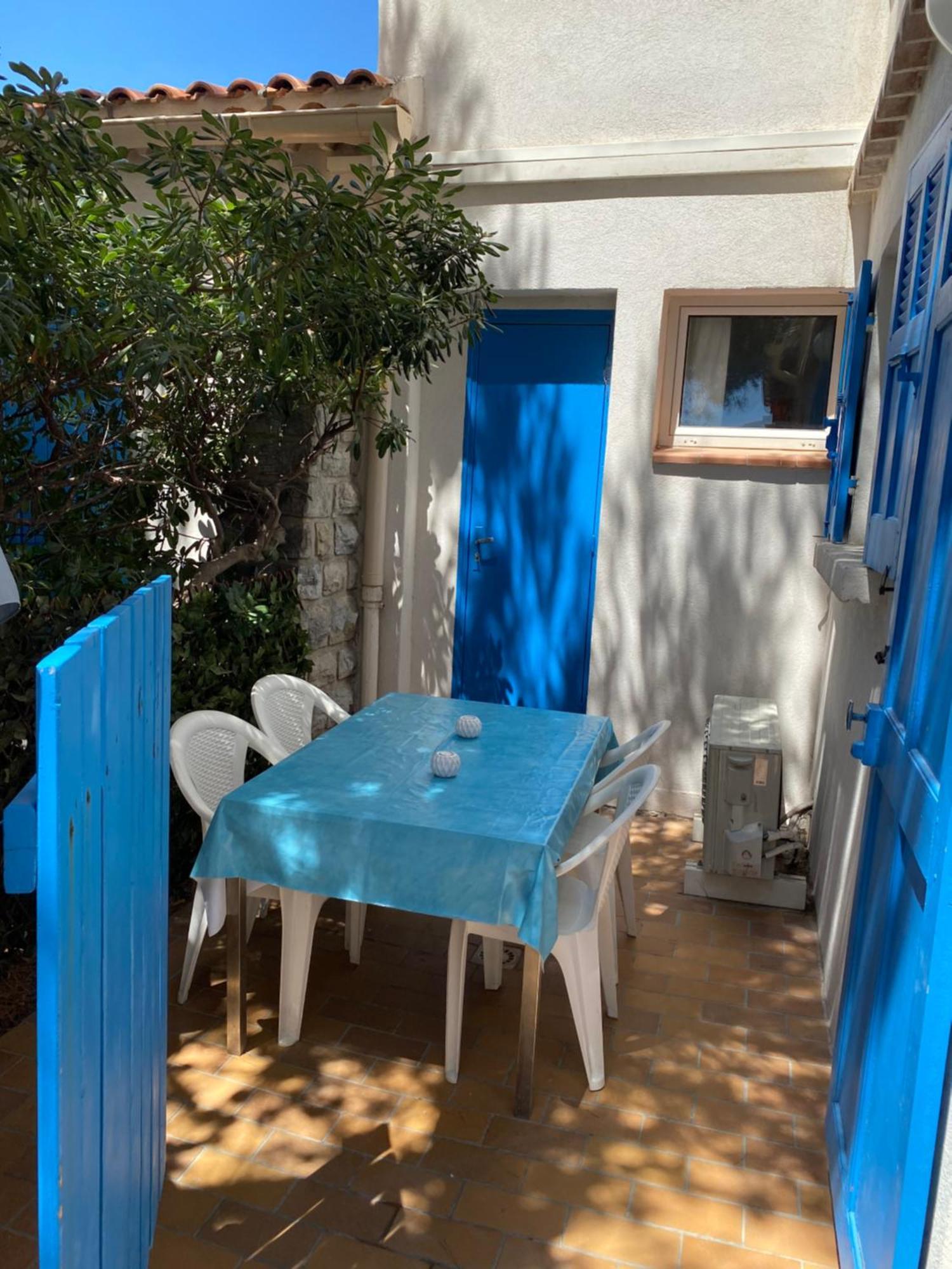 Hyeres Studio Les Pieds Dans L Eau Au Grand Sud Exterior photo